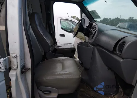 2000 Ford E-250 Commercial/Recreational из США, поврежденный, VIN 1FTNE24L2YHB40989